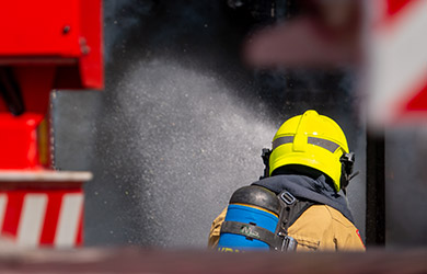 Woningbrand op Linschotenstraat in Haarlem