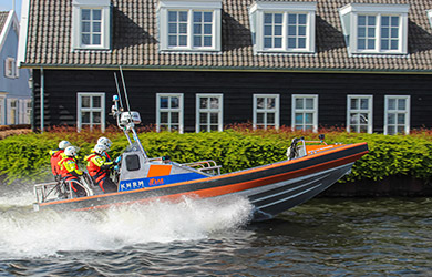 Hulpdiensten uitgerukt op Haarlemmerstraat in Amsterdam